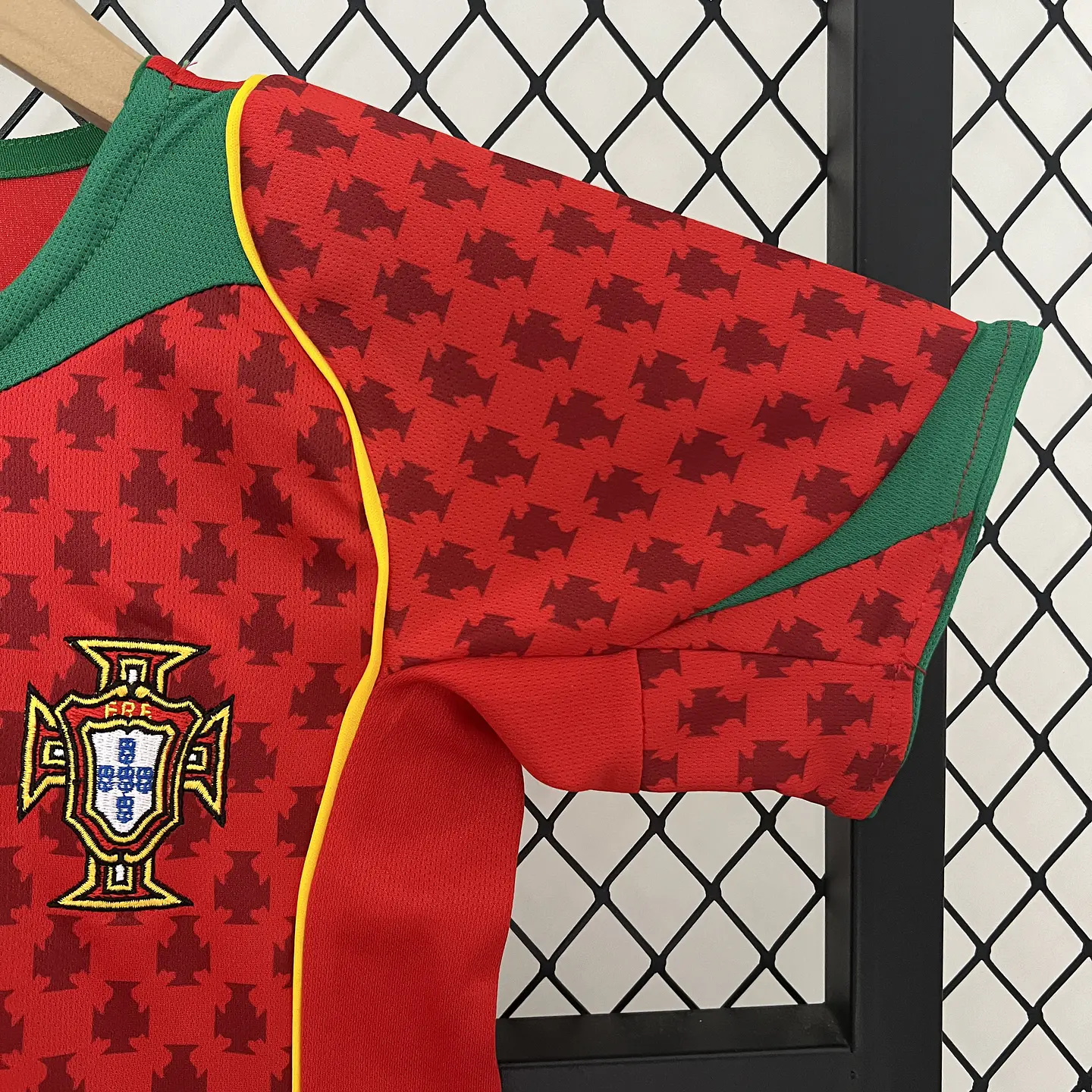 Portugal Home Euro 2004 Kit Criança 6