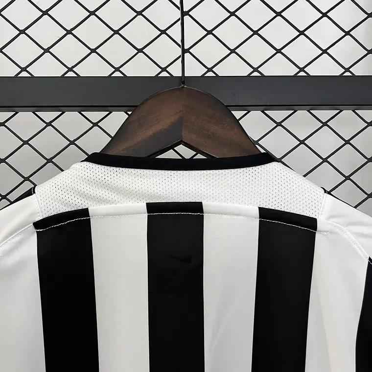 Juventus Home 03/04 4