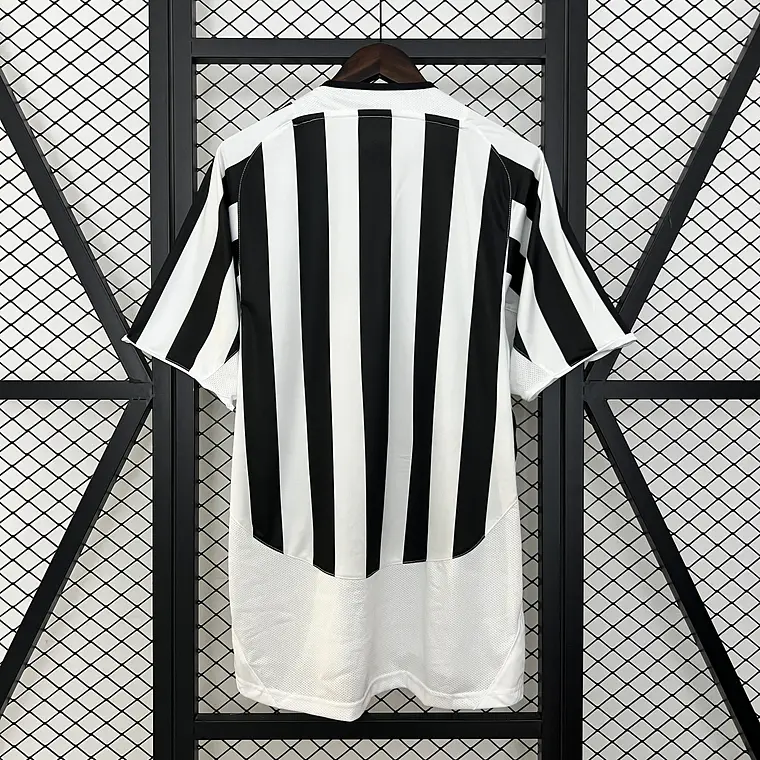 Juventus Home 03/04 3
