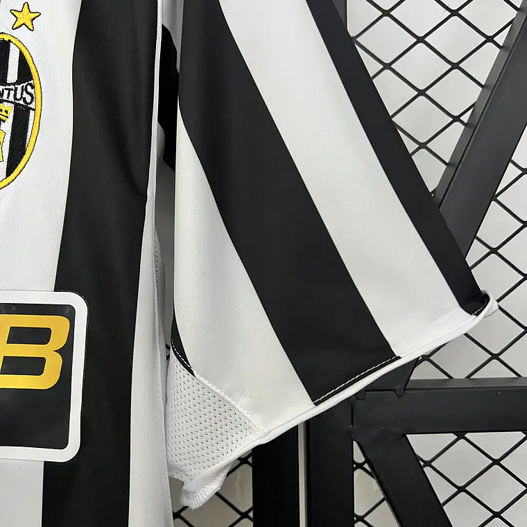Juventus Home 03/04 8