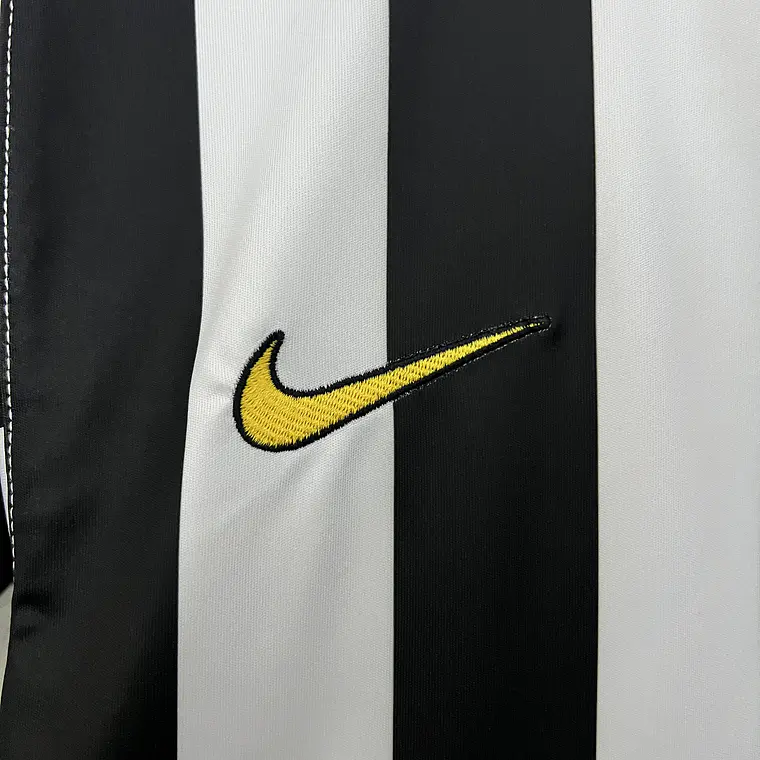 Juventus Home 03/04 6