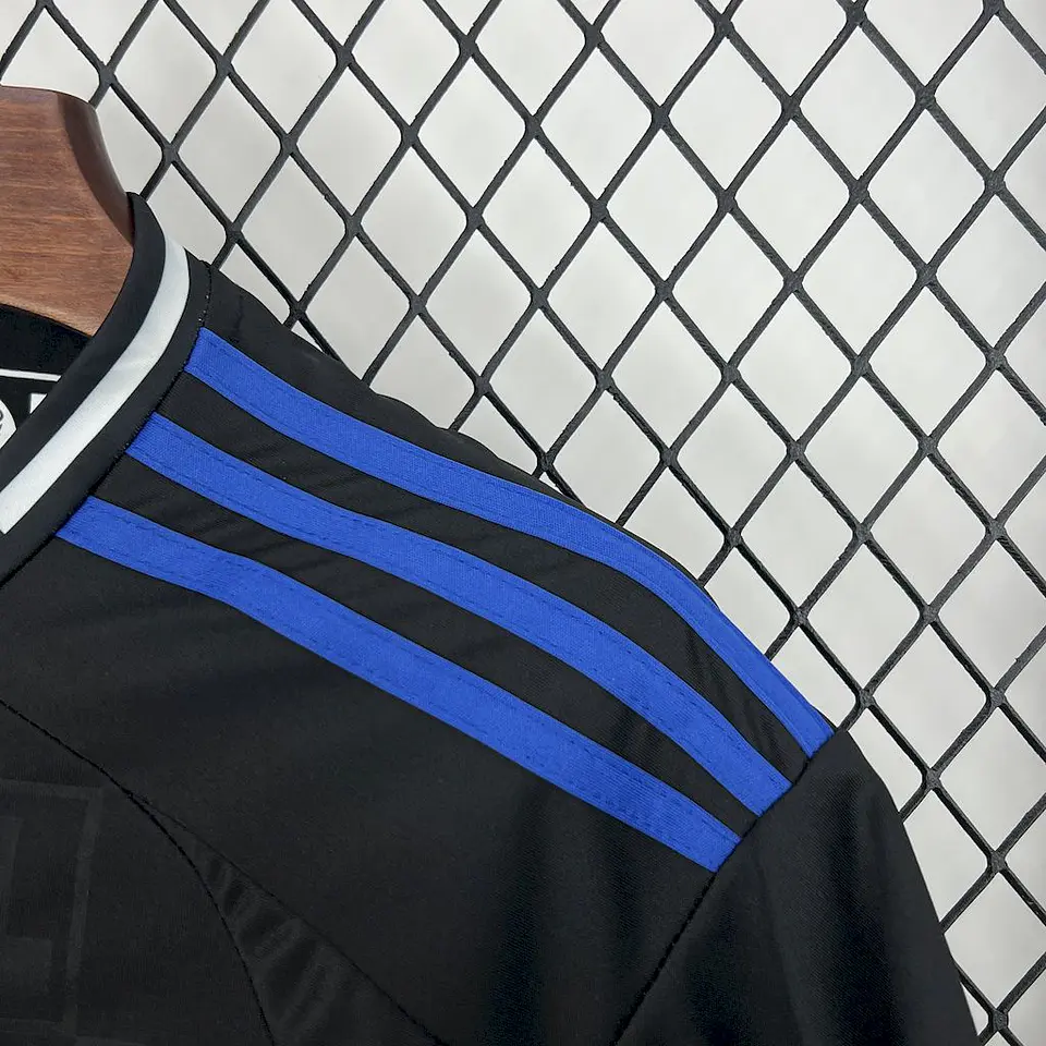 Lyon Away 24/25 Kit Criança 7