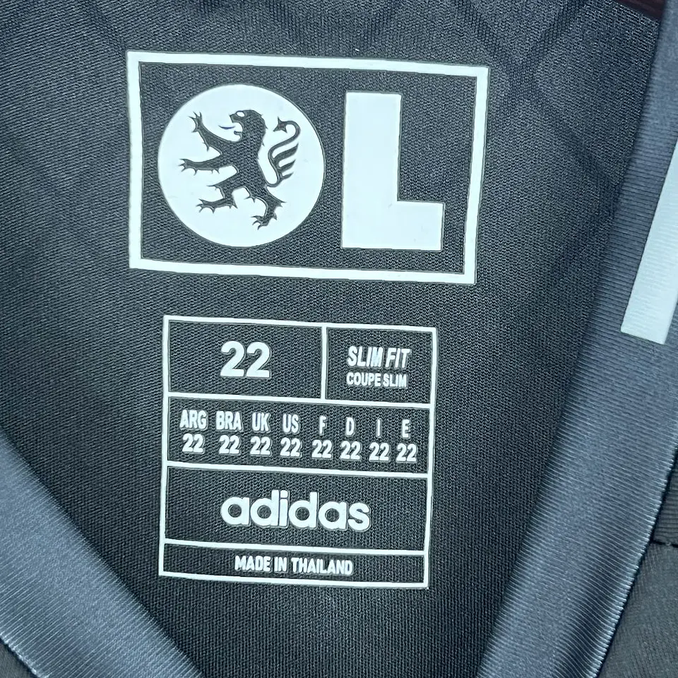 Lyon Away 24/25 Kit Criança 9