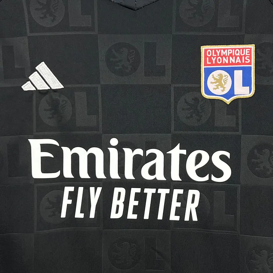 Lyon Away 24/25 Kit Criança 4