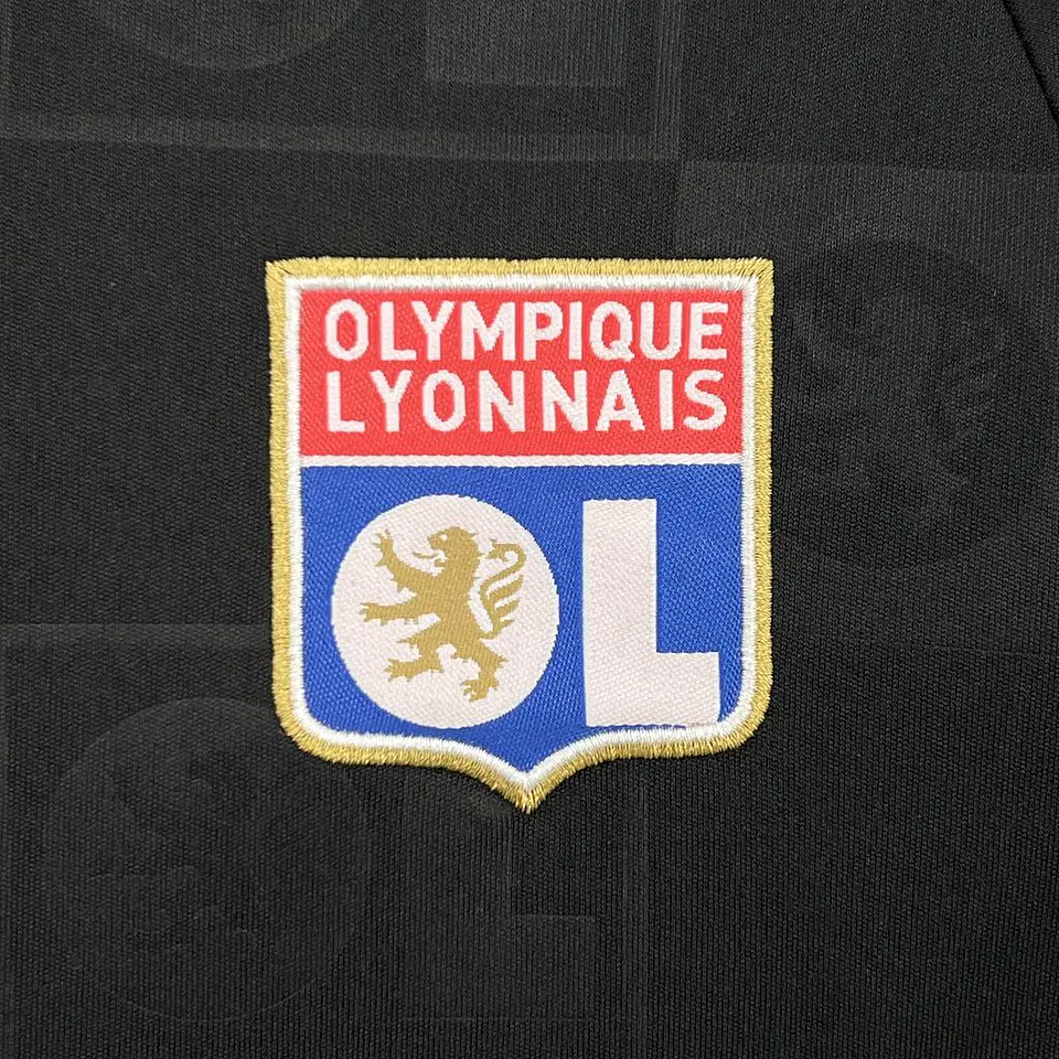 Lyon Away 24/25 Kit Criança 6