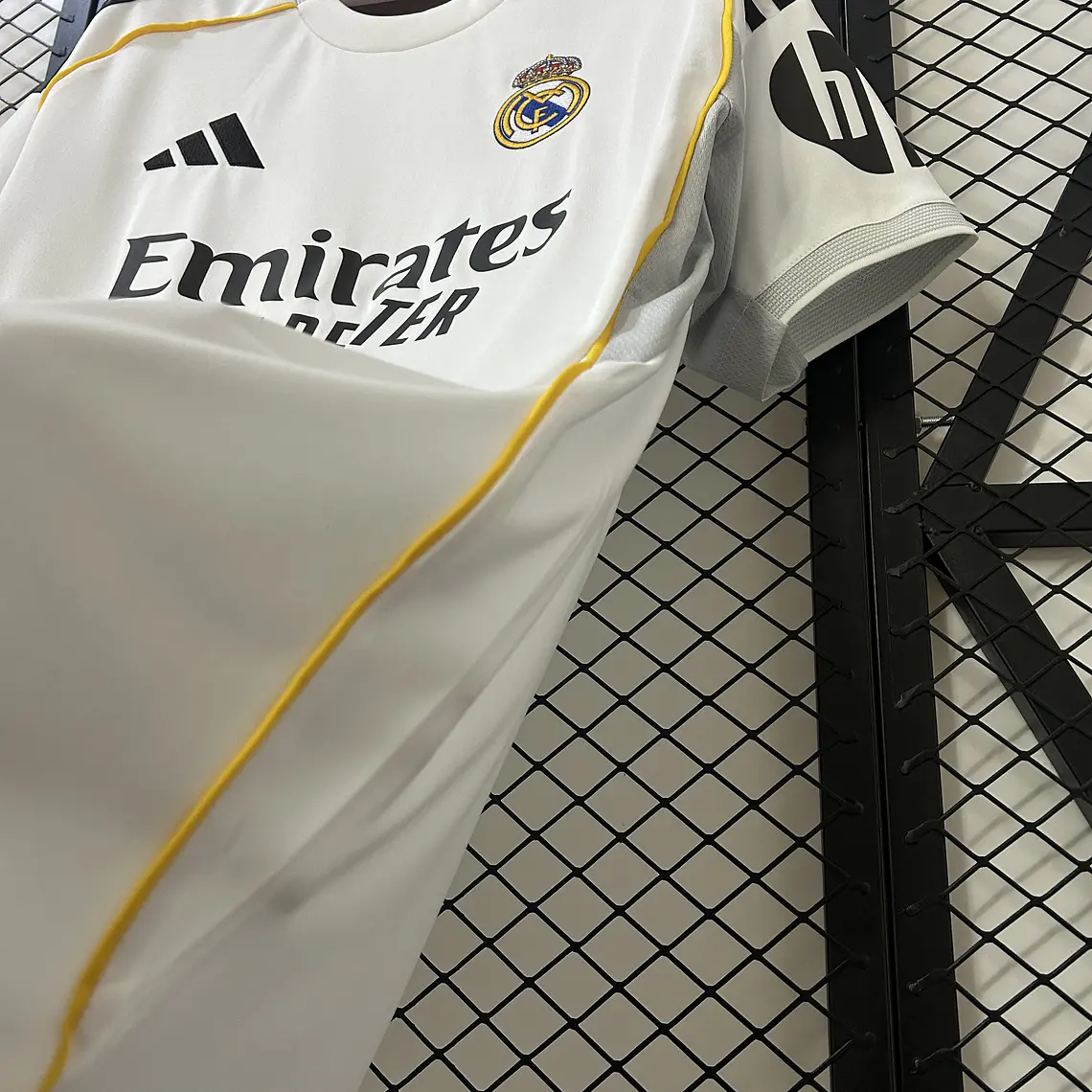 Real Madrid Home 25/26 5