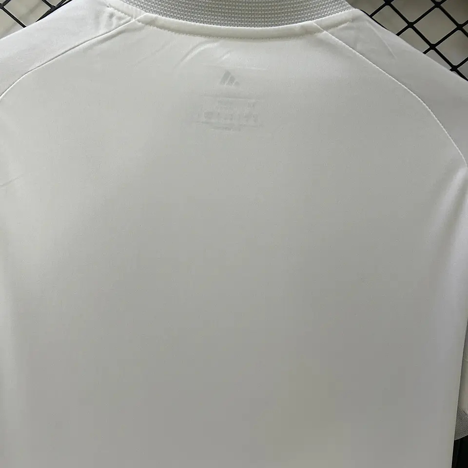 Real Madrid Home 25/26 7