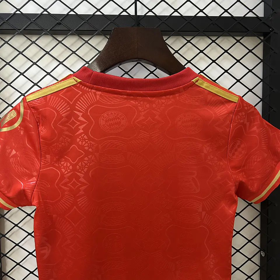 Bayern Especial 125 Anos 25/26 Kit Criança 5