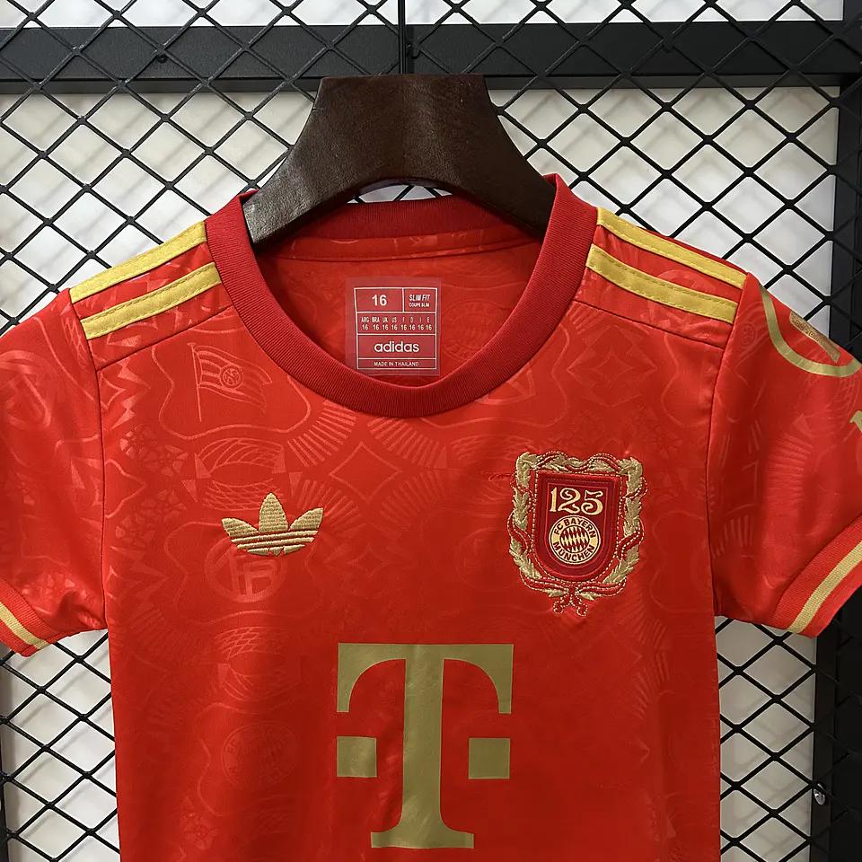 Bayern Especial 125 Anos 25/26 Kit Criança 4