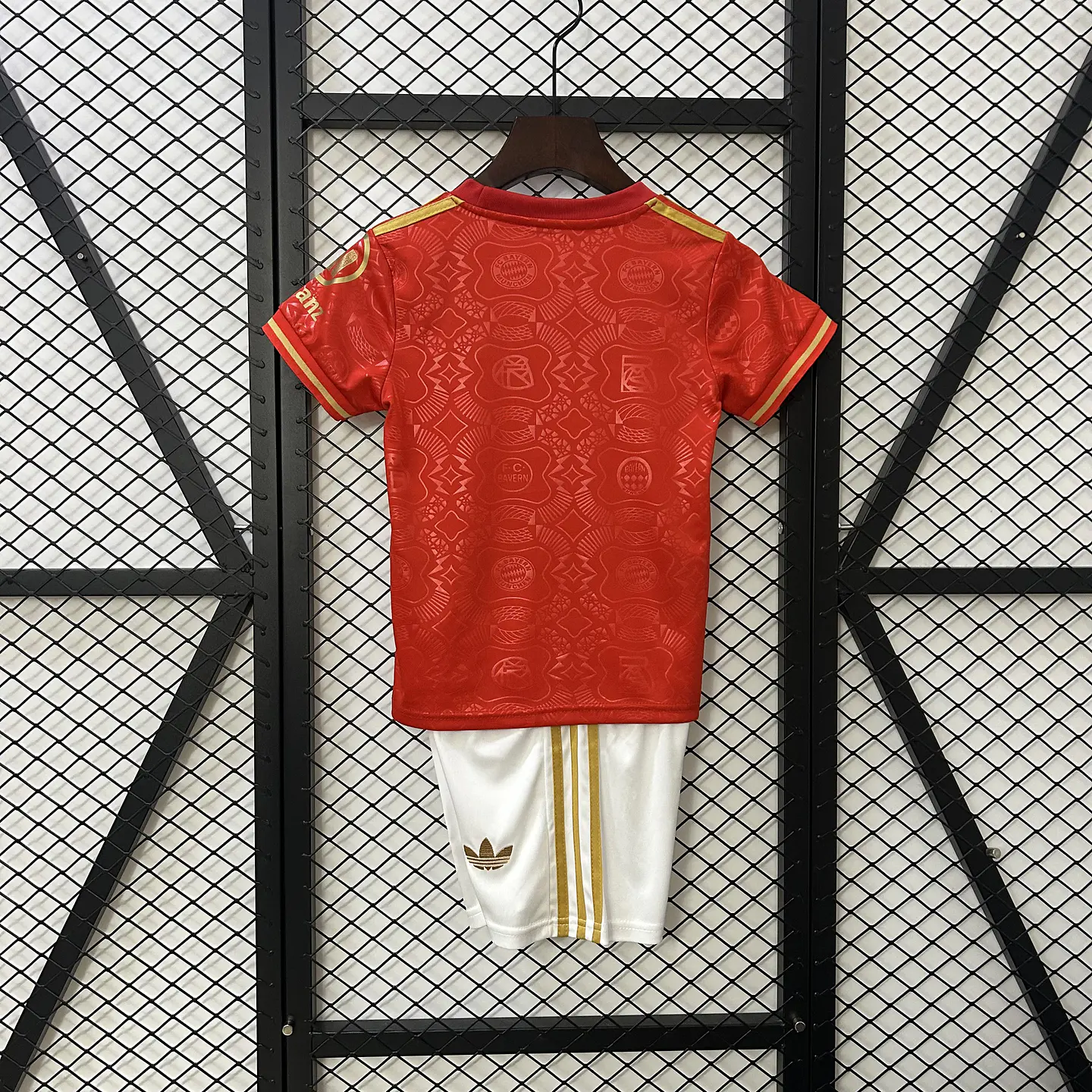 Bayern Especial 125 Anos 25/26 Kit Criança 3