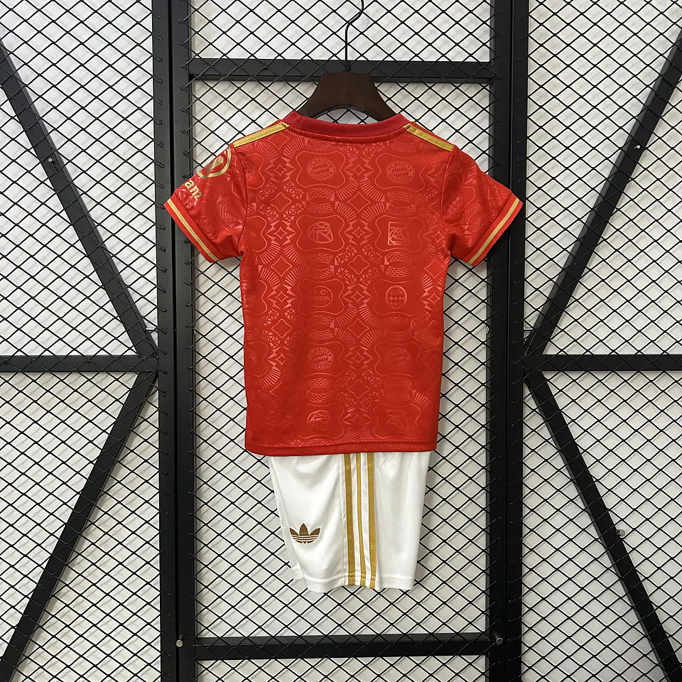 Bayern Especial 125 Anos 25/26 Kit Criança 3