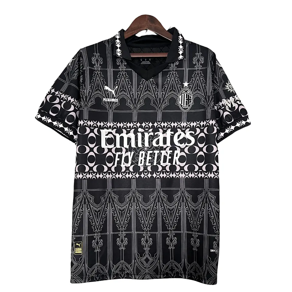 Milan Especial Pleasures 24/25 1