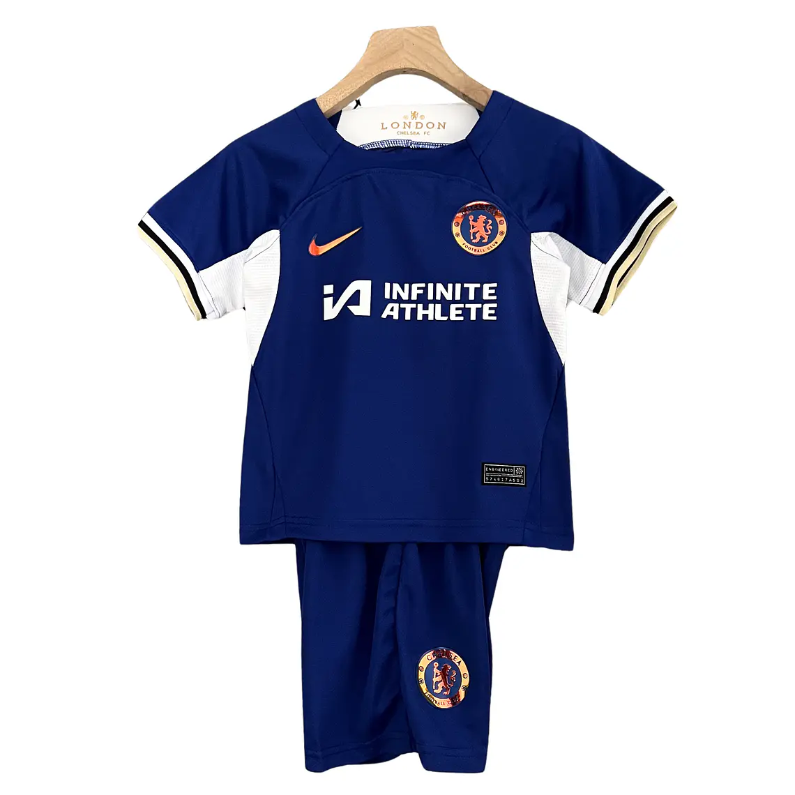 Chelsea Home 23/24 Kit Criança 1