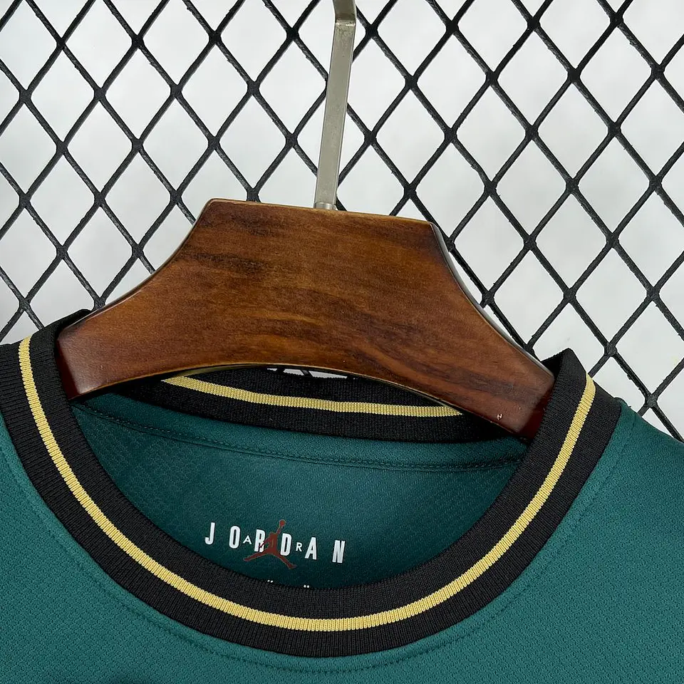Liverpool Especial Jordan Concept 25/26 4