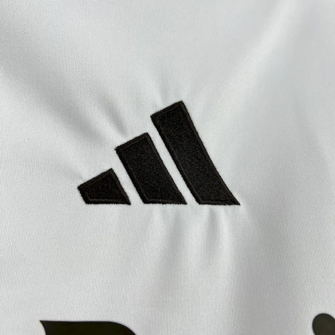 Real Madrid Home 25/26 6