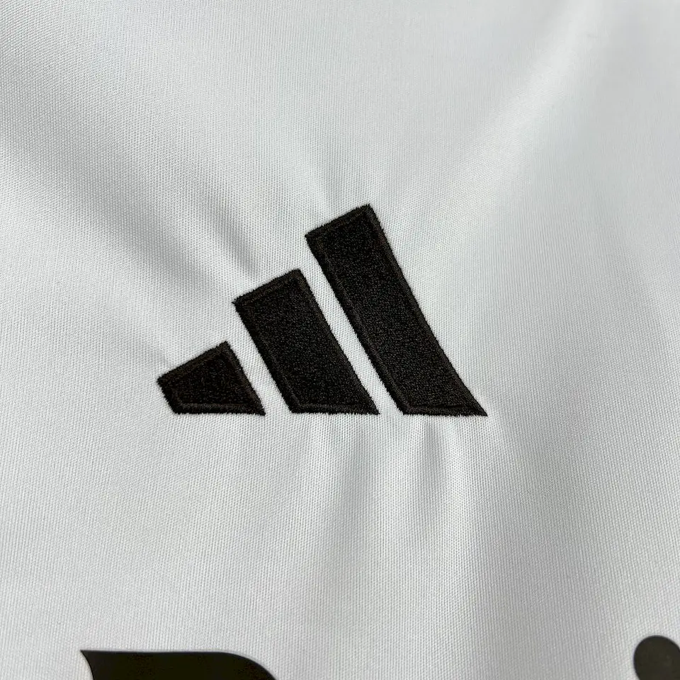 Real Madrid Home 25/26 6
