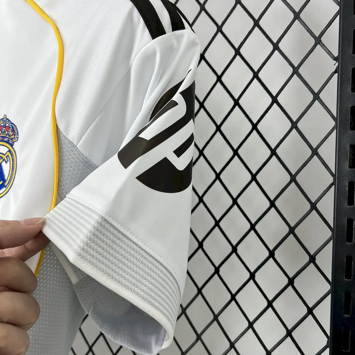 Real Madrid Home 25/26 8