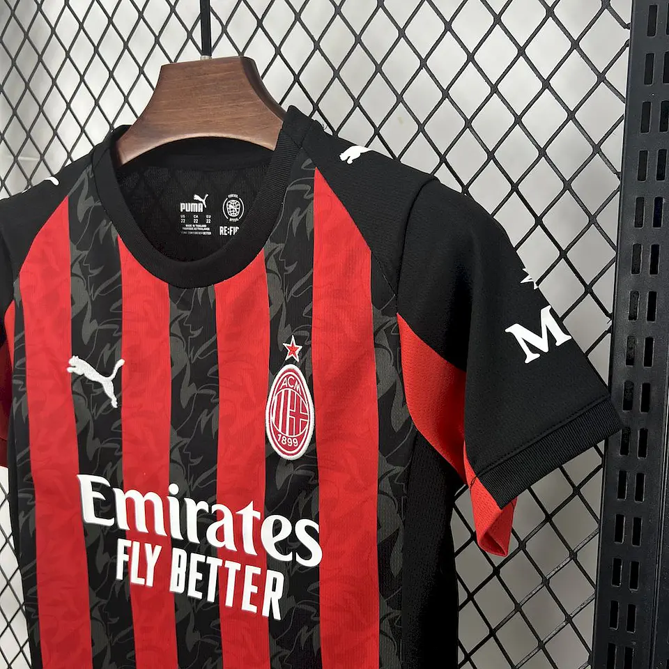 Milan Home 25/26 Kit-Criança 4
