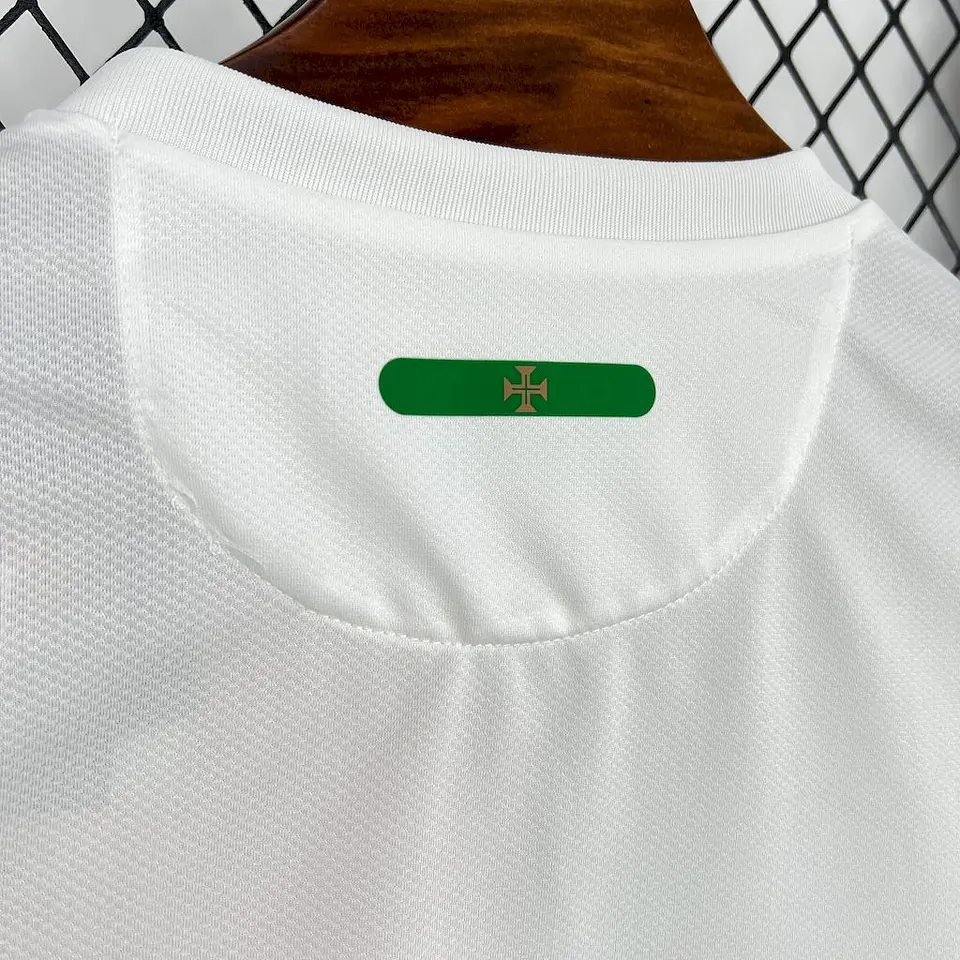 Portugal Away 2010 8