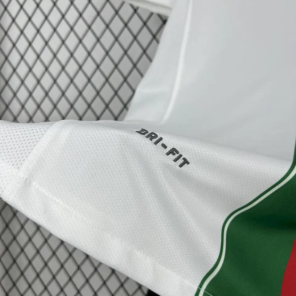 Portugal Away 2010 9