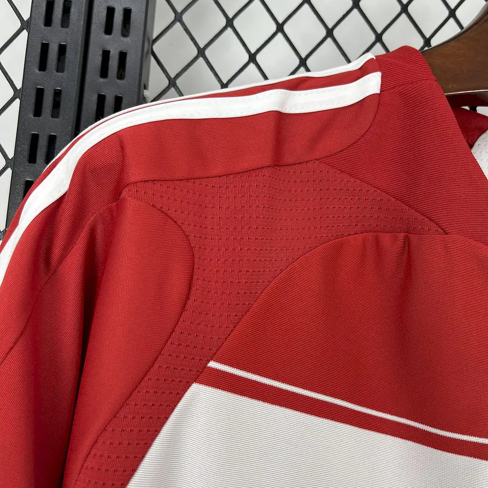 Bayern Home 07/08 10