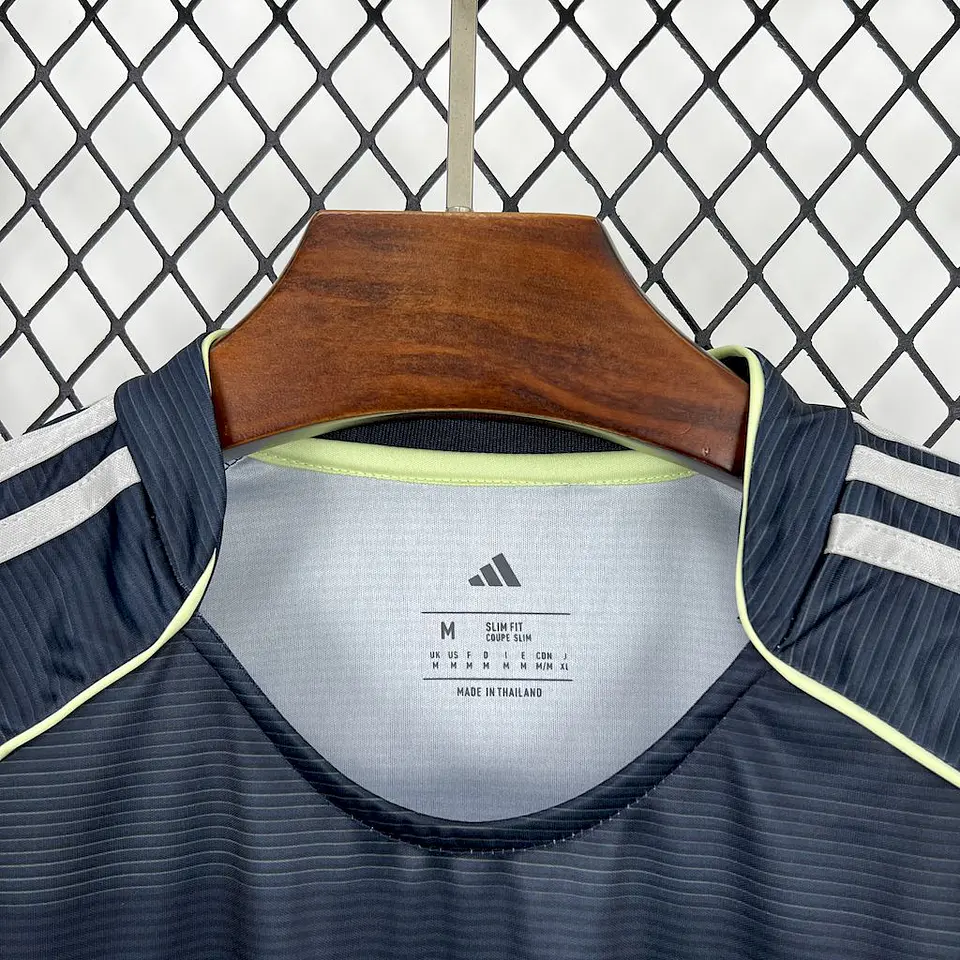 Real Madrid Away 25/26 Manga Longa 8