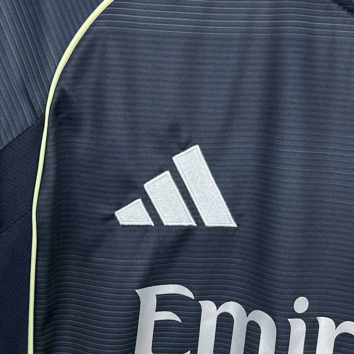Real Madrid Away 25/26 Manga Longa 6