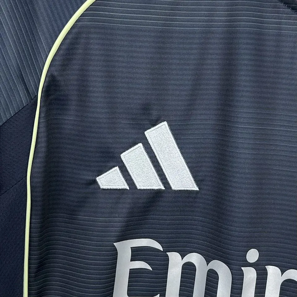 Real Madrid Away 25/26 Manga Longa 6