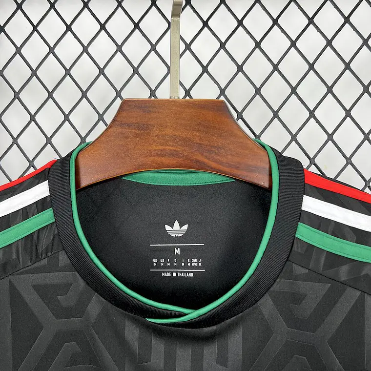 México Away 25/26 3