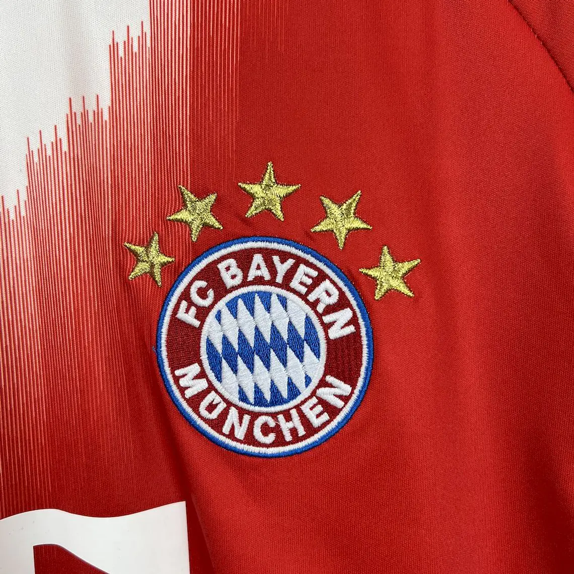 Bayern Home 25/26 5