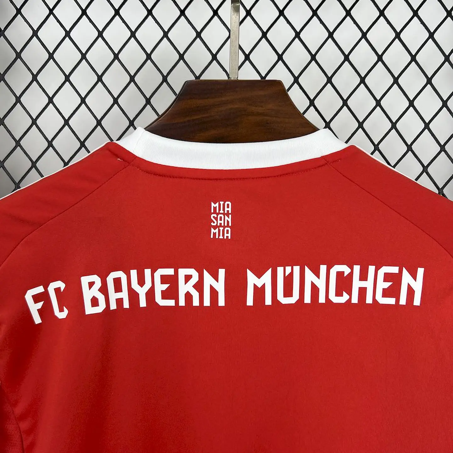 Bayern Home 25/26 8