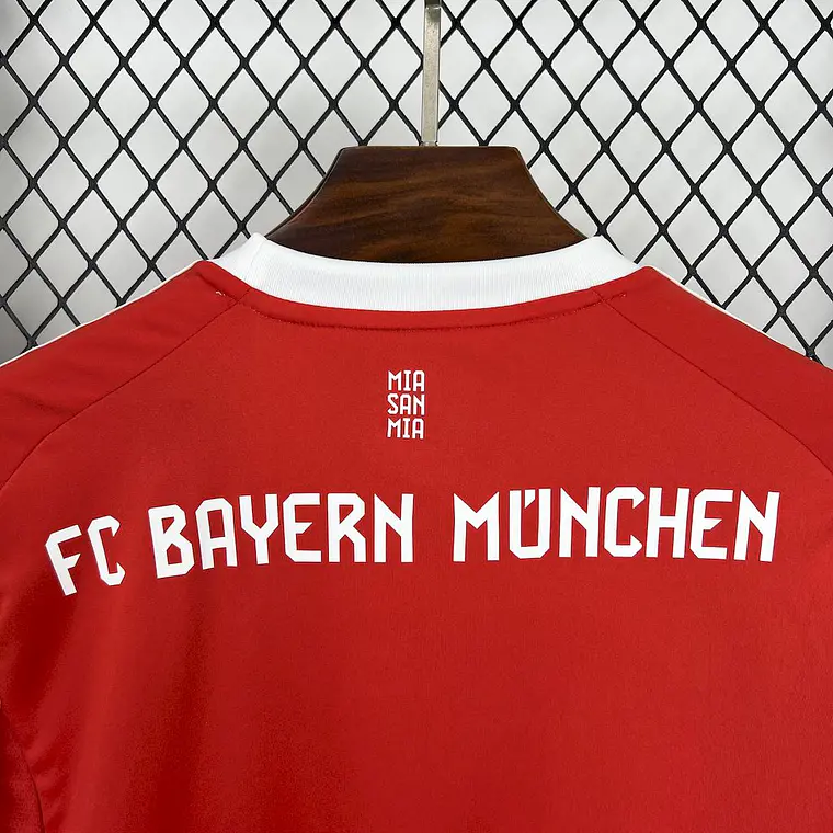 Bayern Home 25/26 8