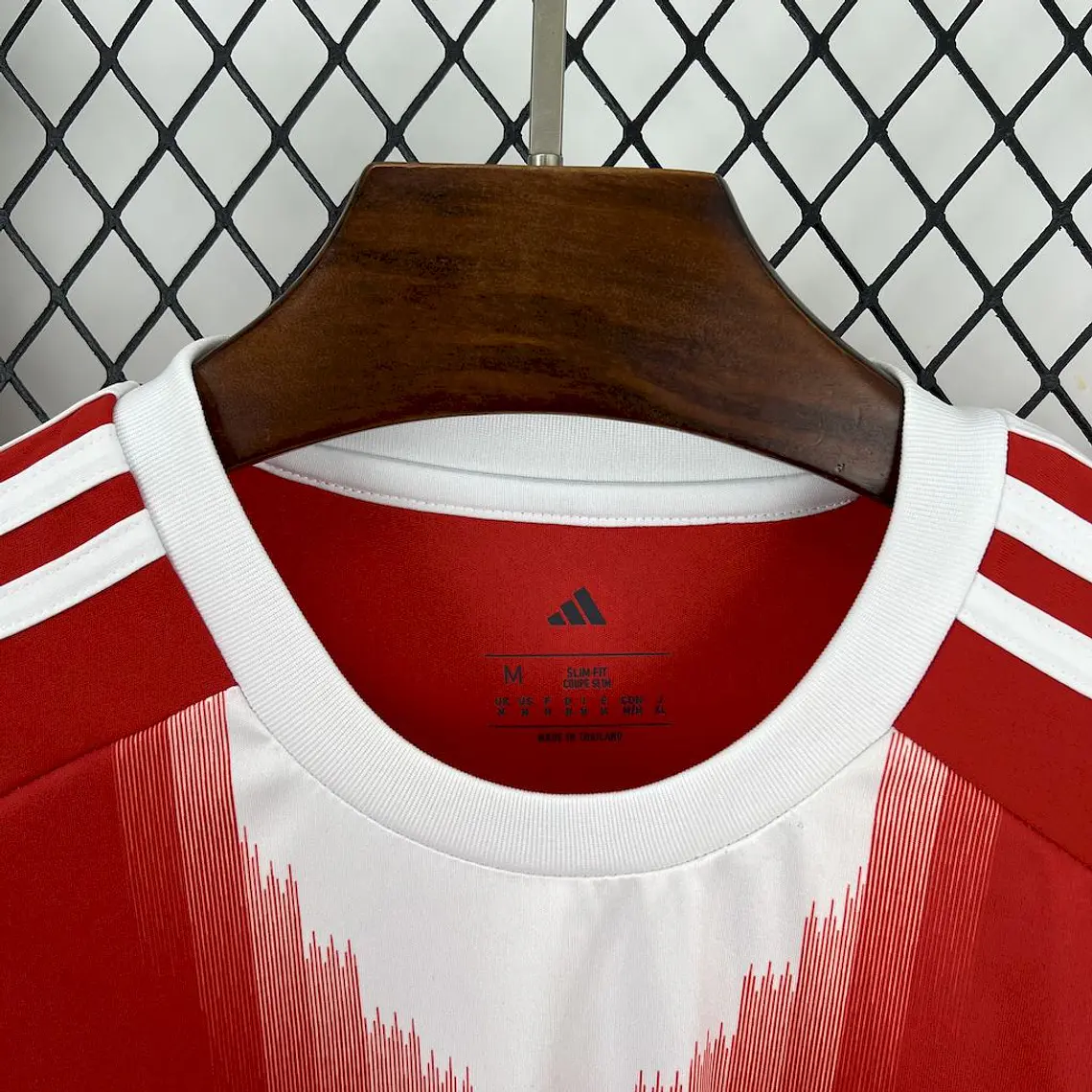 Bayern Home 25/26 9