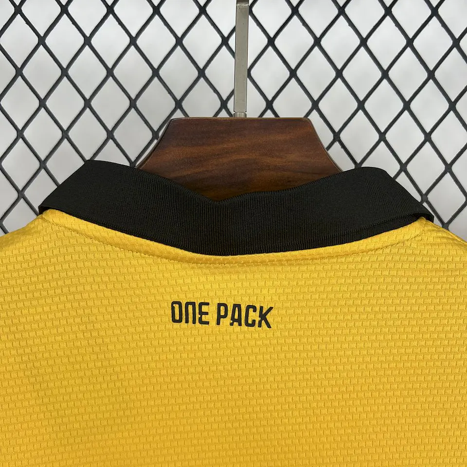 Wolves Home 25/26 9