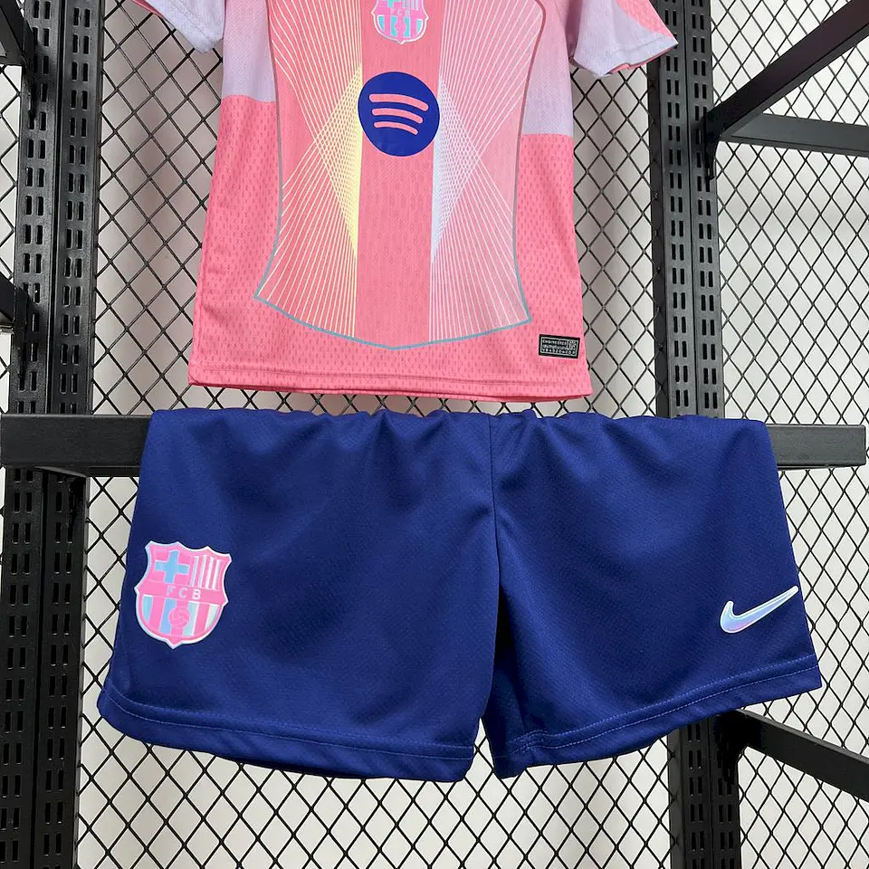 Barcelona Especial Pink 25/26 Kit Criança 3