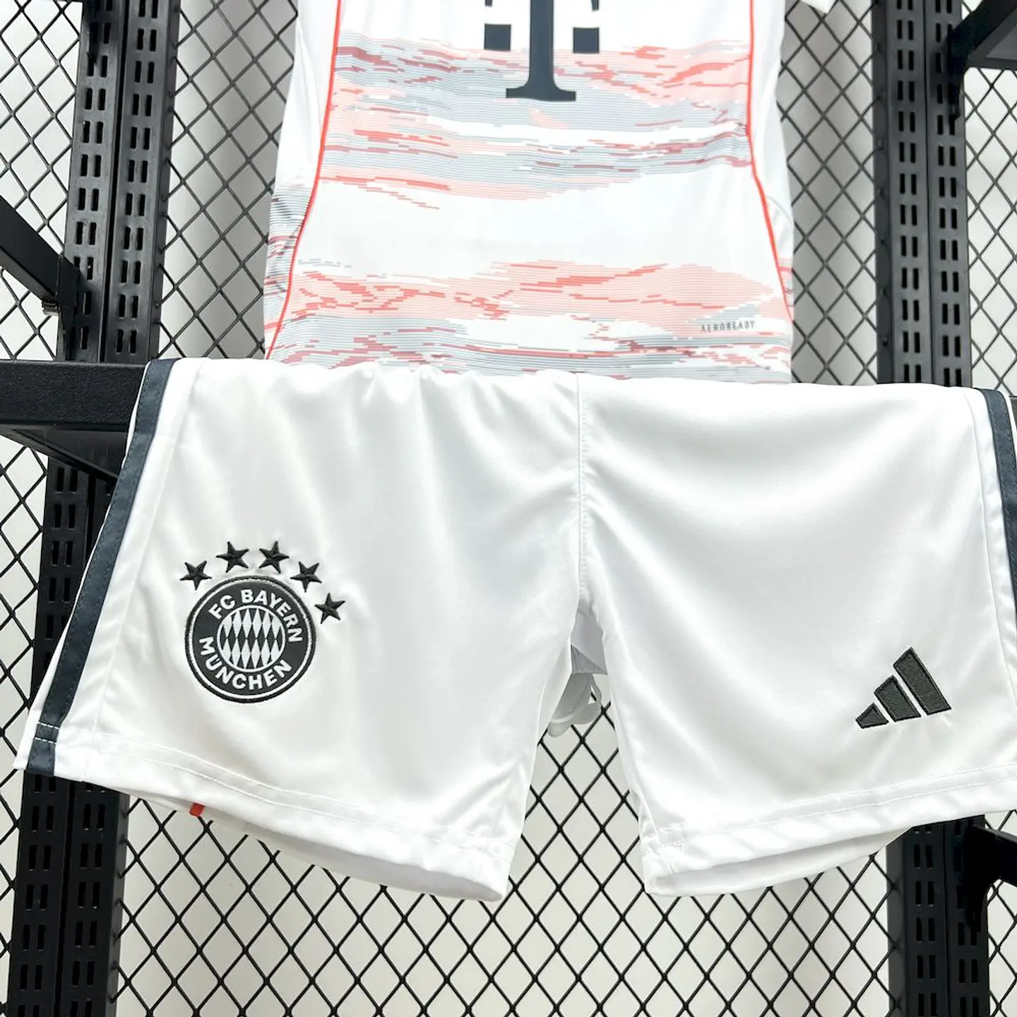 Bayern Away 25/26 Kit Criança 4