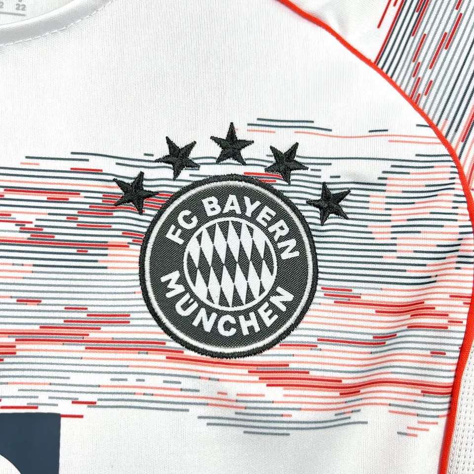 Bayern Away 25/26 Kit Criança 6