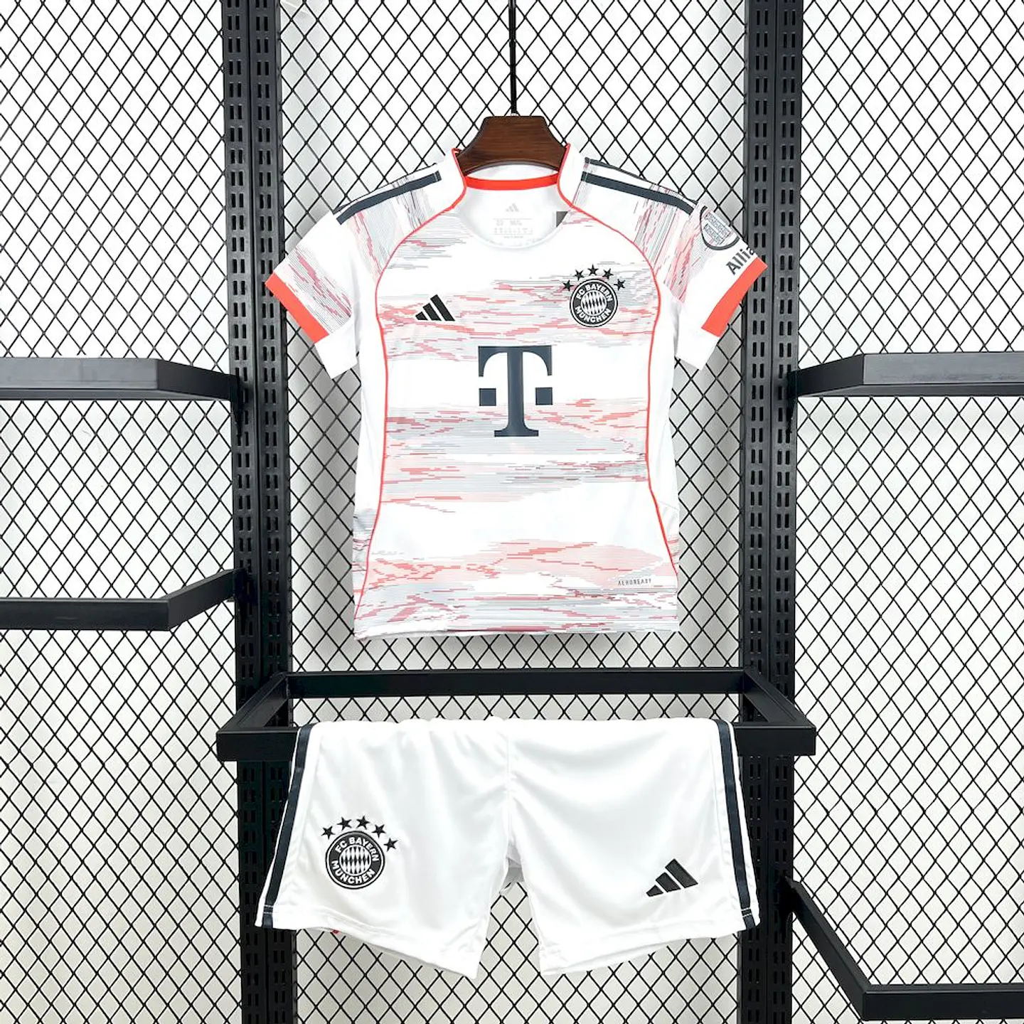 Bayern Away 25/26 Kit Criança 2