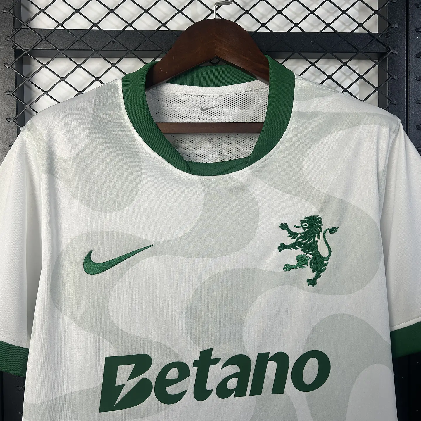 Sporting Away 25/26 4