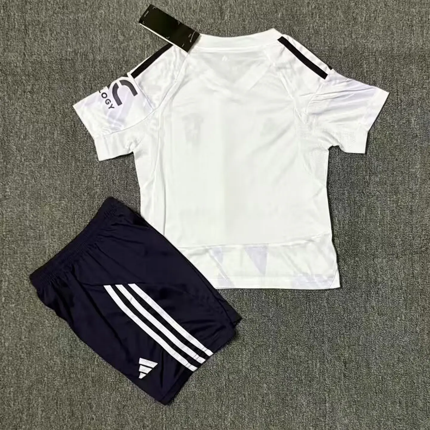 Manchester United Away 25/26 Kit-Criança 3