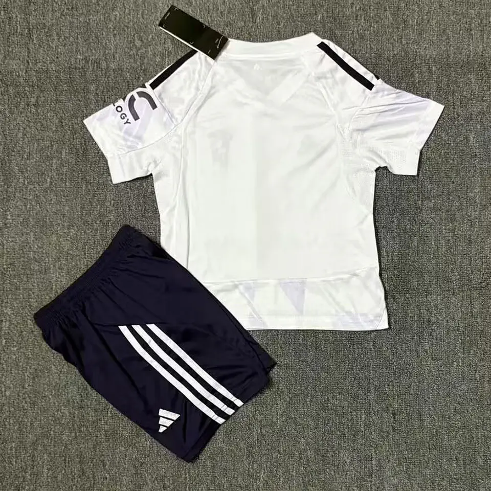 Manchester United Away 25/26 Kit-Criança 3