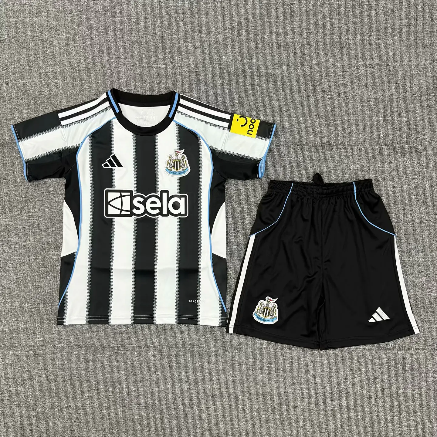 Newcastle Home 25/26 Kit-Criança 2