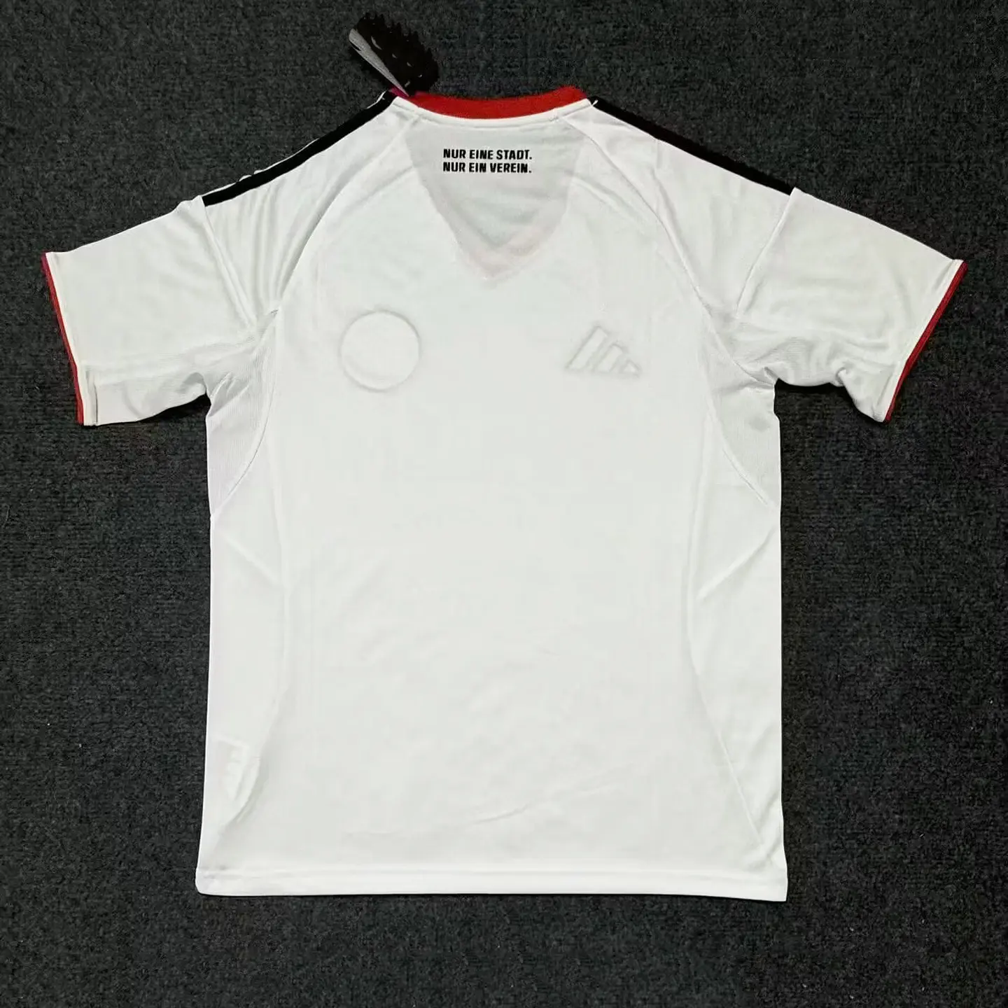 Frankfurt Away 25/26 3