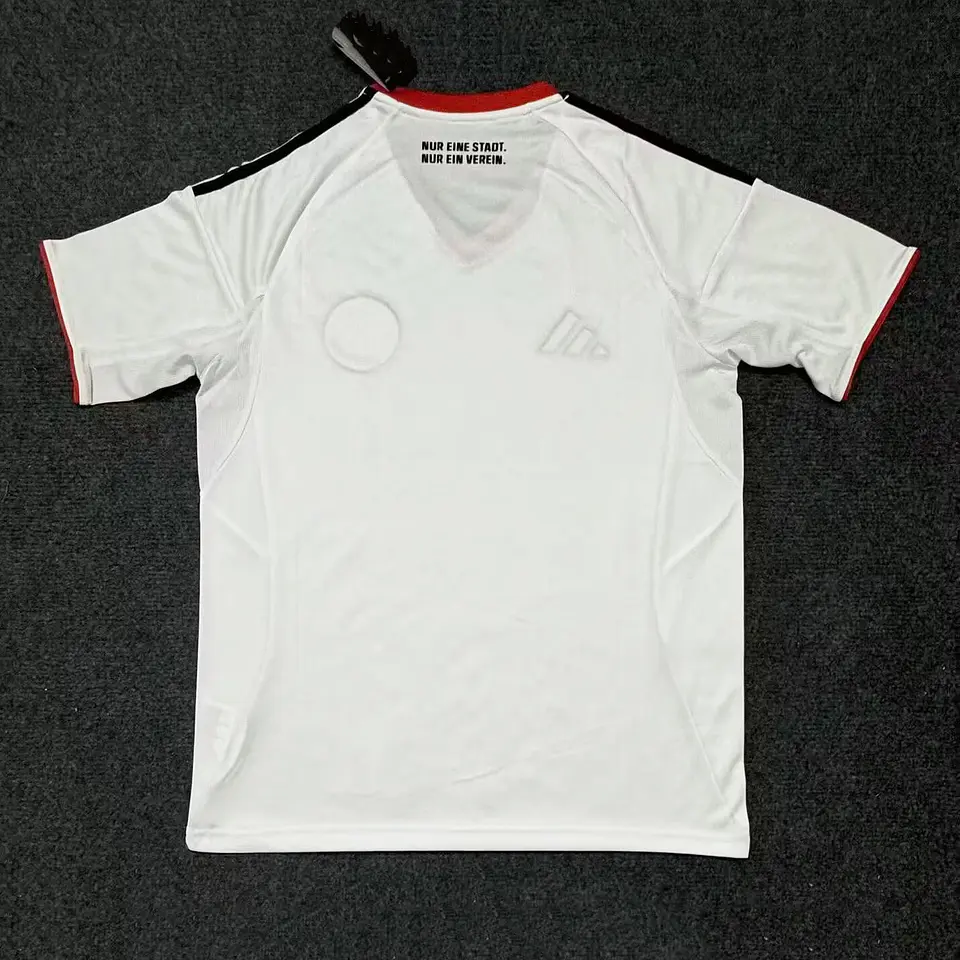 Frankfurt Away 25/26 3