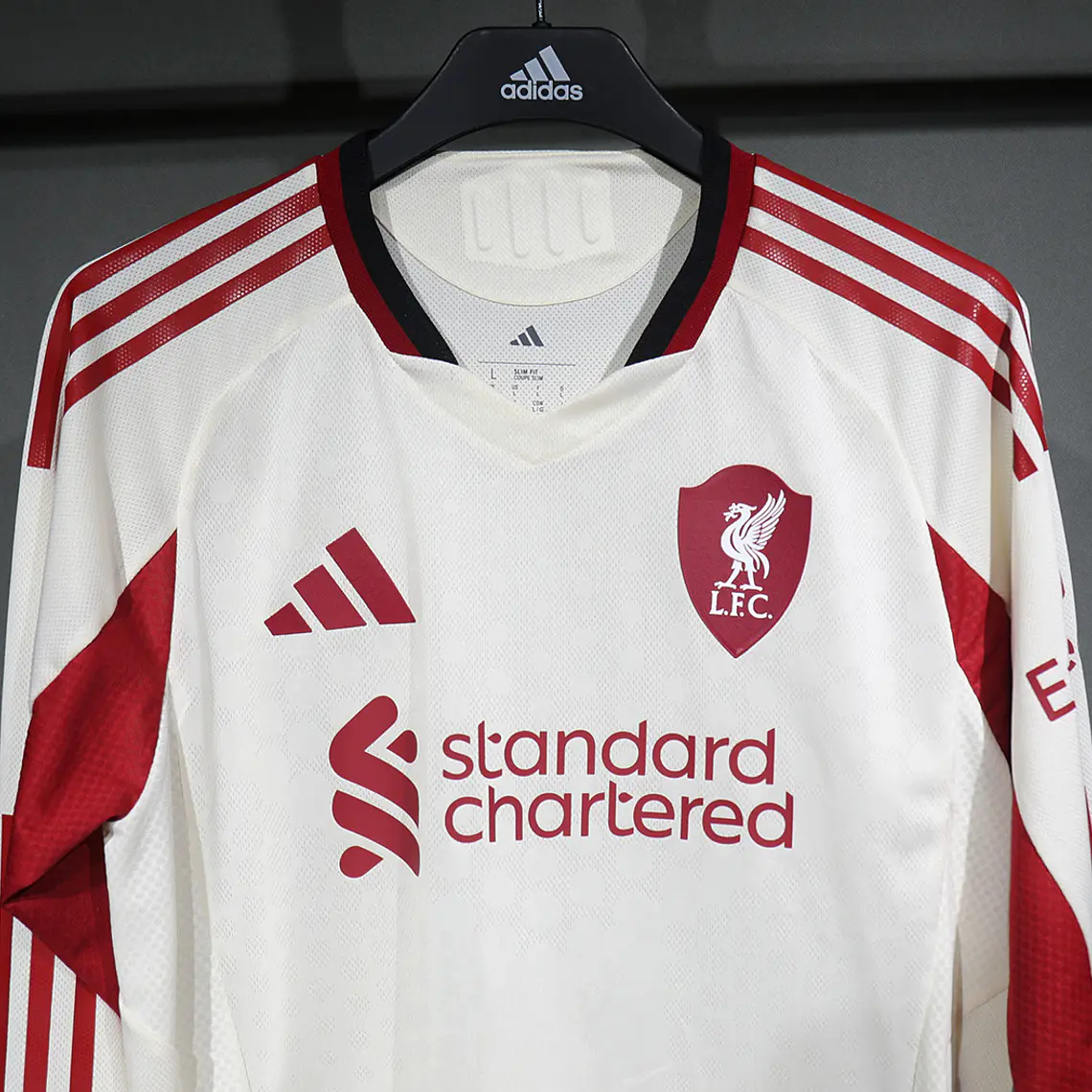 Liverpool Away 25/26 Manga Longa 3