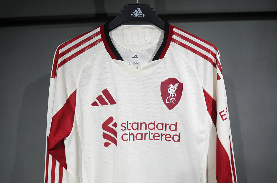 Liverpool Away 25/26 Manga Longa 3