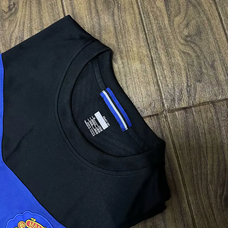 Manchester United Away 09/10 5