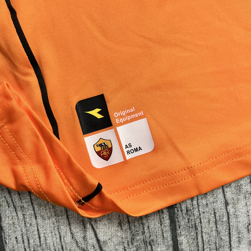 Roma Away 04/05 4