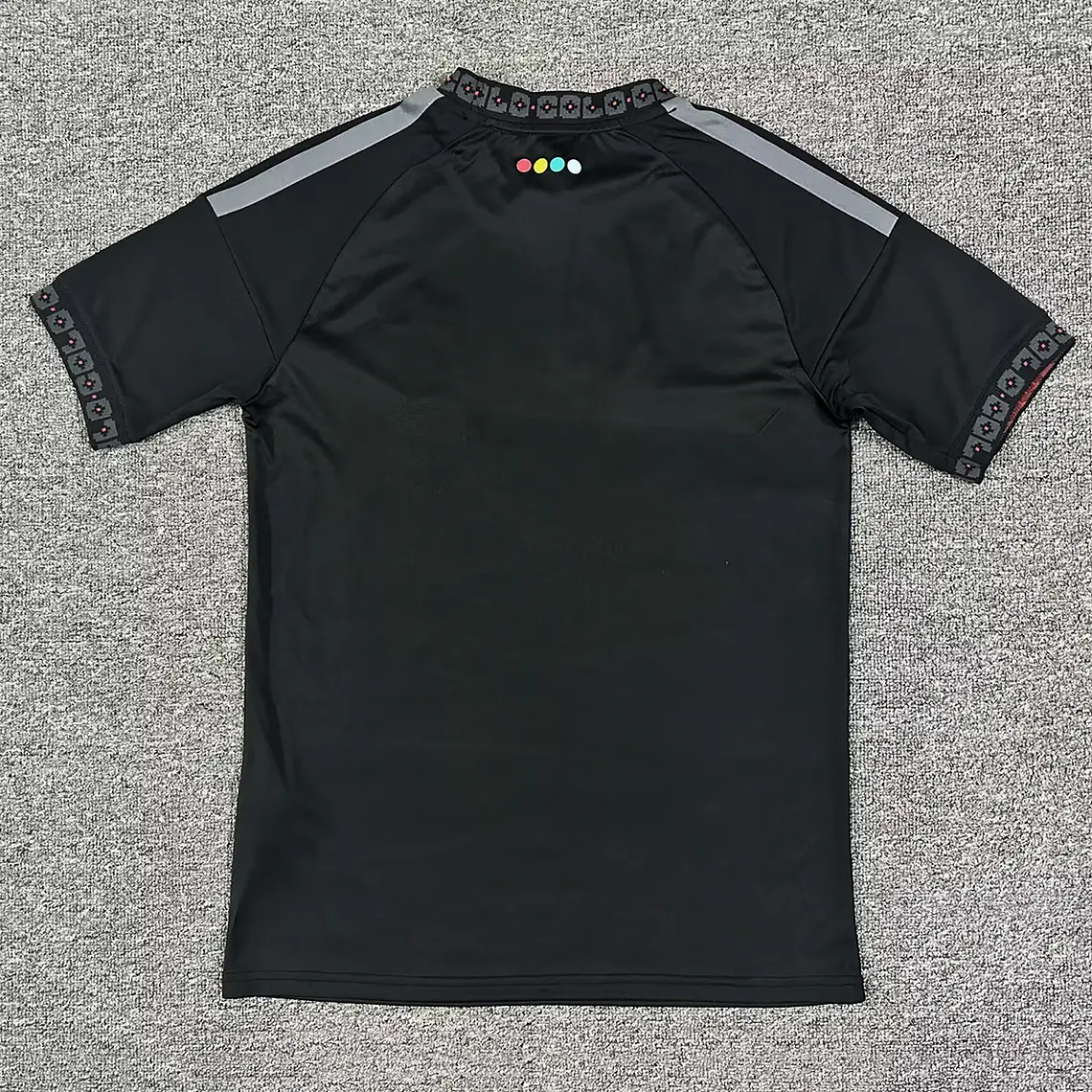 Colo-Colo Away 26/27 3