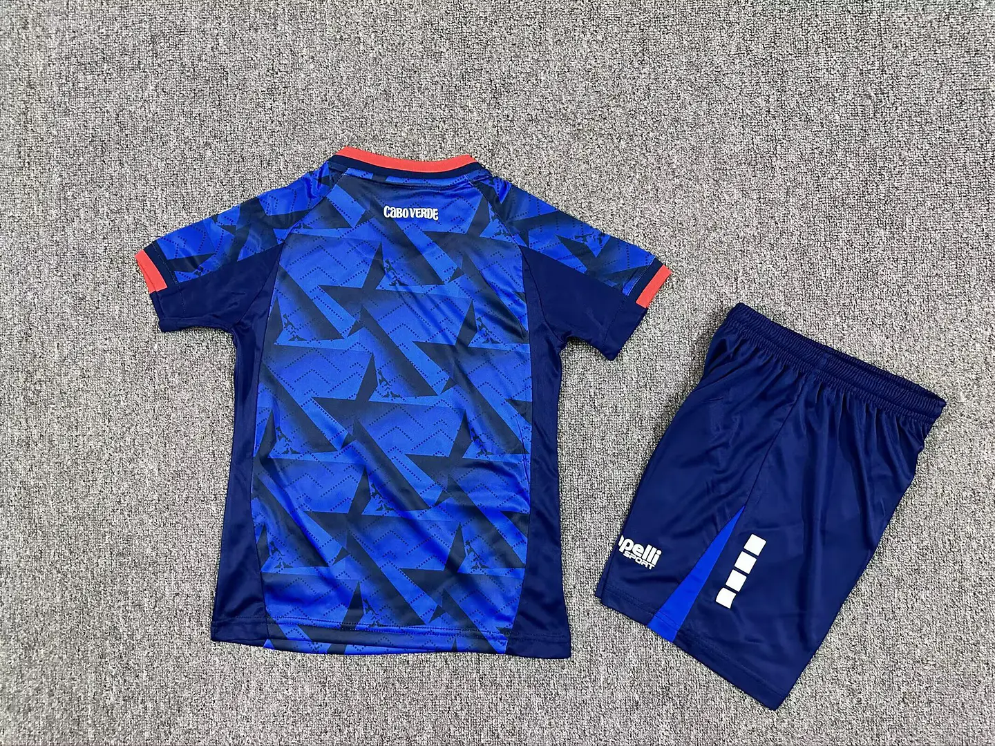 Cabo Verde Home Mundial 2026 Kit Criança 3